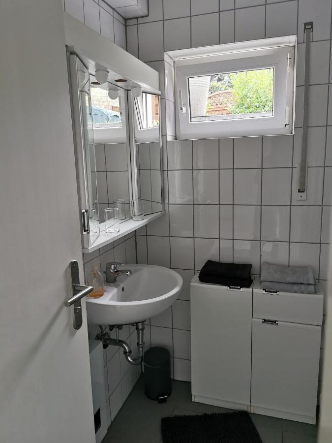 Souterrain-Wohnung Mit Kostenlosem Stellplatz Leipzig Eksteriør billede